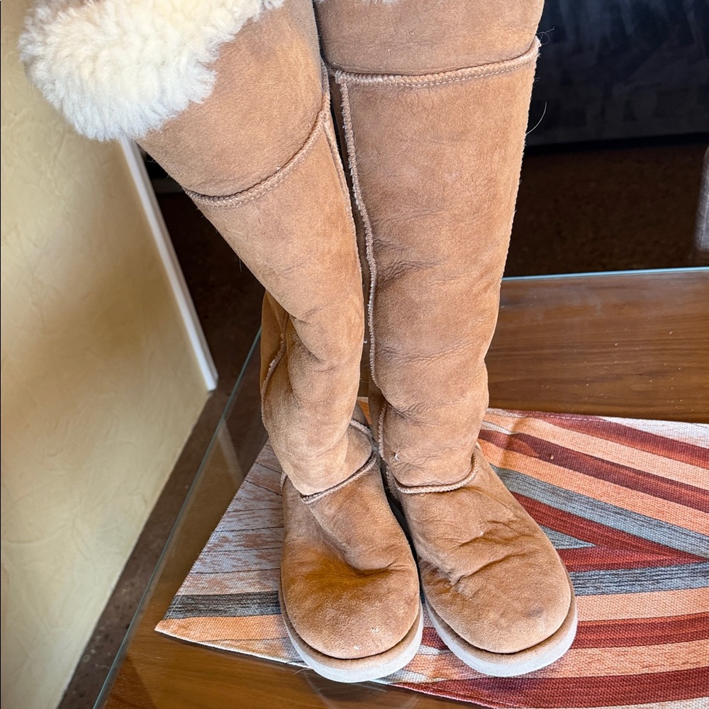 UGG Women's Brown Shearling Winter Boots